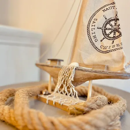 Kuestenliebe Von Ostseeahoi * Lübeck